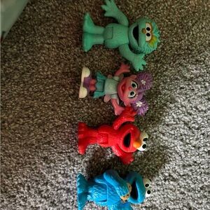 Assorted action figurines